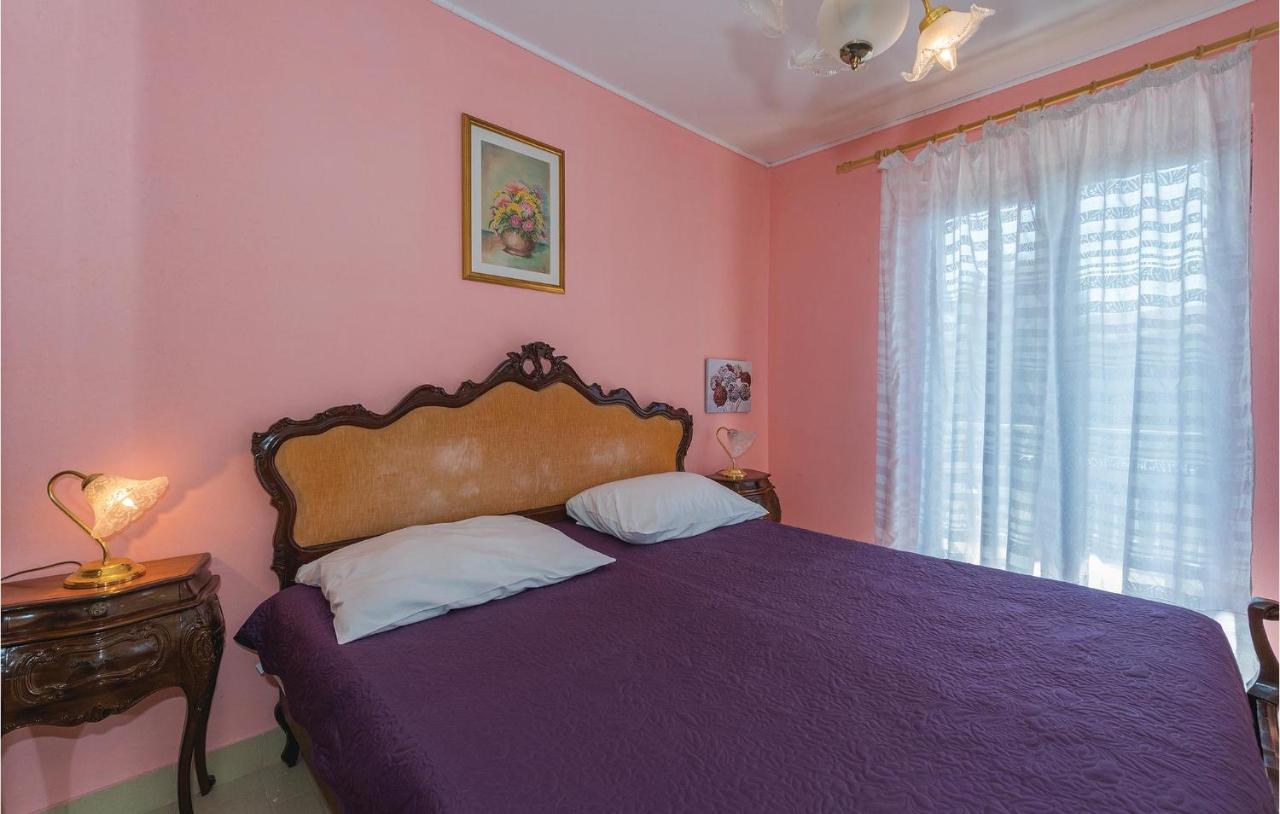 2 Bedroom Amazing Apartment In Rogoznica روغوزنيكا المظهر الخارجي الصورة