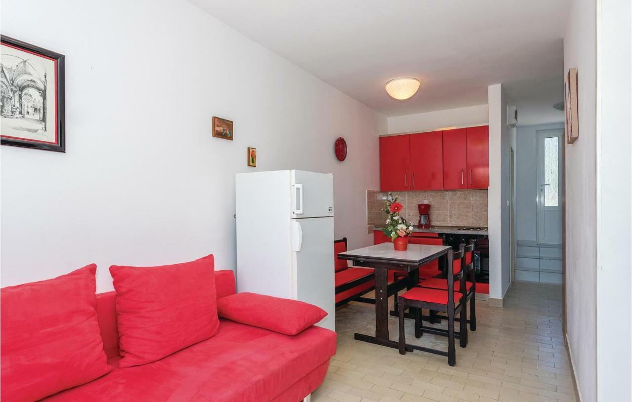 2 Bedroom Amazing Apartment In Rogoznica روغوزنيكا المظهر الخارجي الصورة